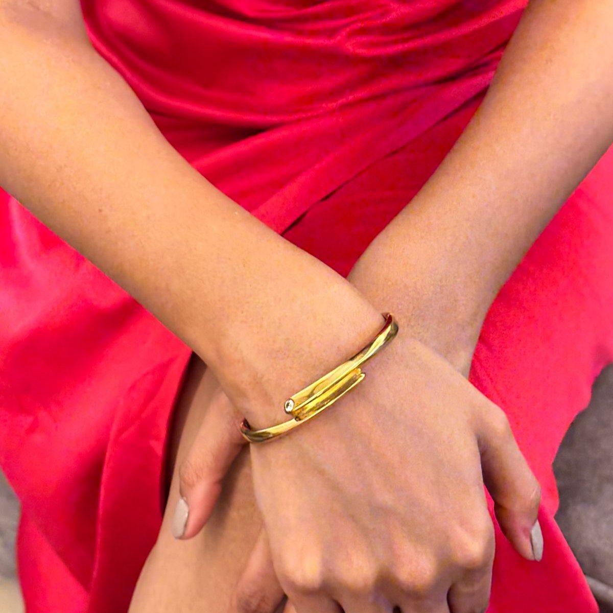 Stone curved Bracelet