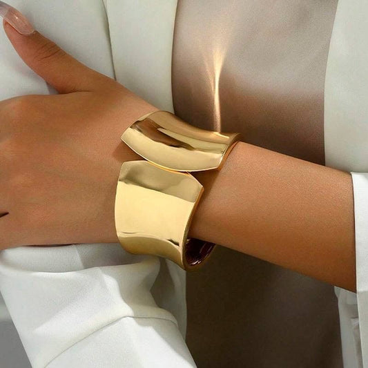 18k gold plated chunky bracelet cuff in overlapping design