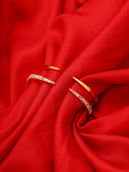 gold toned simple adjustable bracelet 